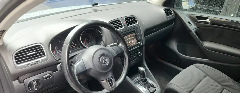 Tirane, shitet makine VW Nafte, gri metalizato automatik Klima