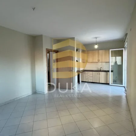 Tirane, shitet apartament 1+1+Ballkon Kati 2, 73 m² 129.000 € (Ali Demi)
