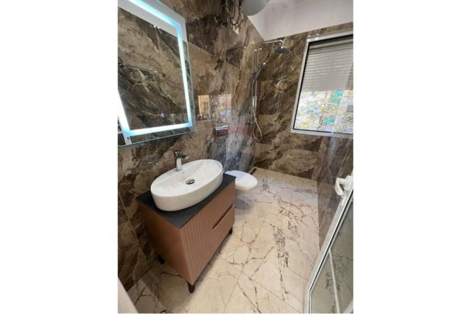 Tirane, shitet apartament 1+1 , 135.000 € (Rruga e Bogdaneve)