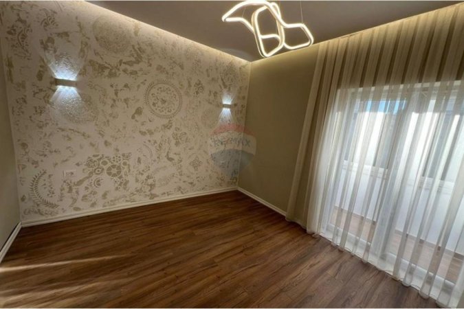 Tirane, shitet apartament 1+1 , 135.000 € (Rruga e Bogdaneve)