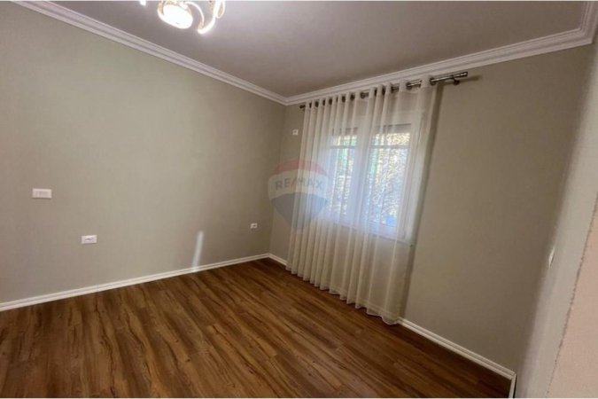 Tirane, shitet apartament 1+1 , 135.000 € (Rruga e Bogdaneve)