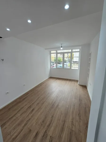 Tirane, shes apartament 2+1 Kati 1, 57 m² 120.000 € (Rruga Memo Meto)