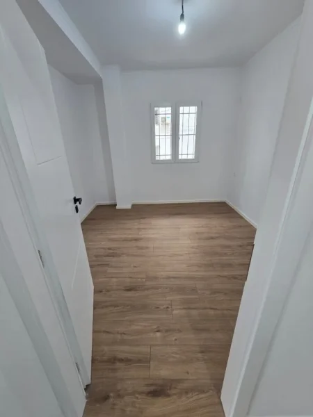 Tirane, shes apartament 2+1 Kati 1, 57 m² 120.000 € (Rruga Memo Meto)
