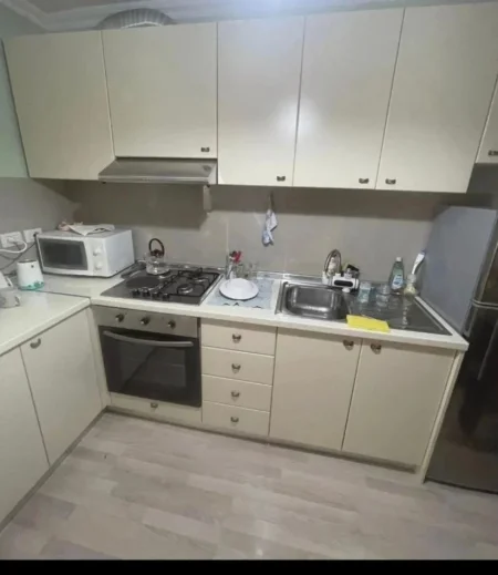 Tirane, shitet apartament 2+1+Ballkon Kati 2, 66 m² 98.000 € (Shkolla "Osman Myderizi")