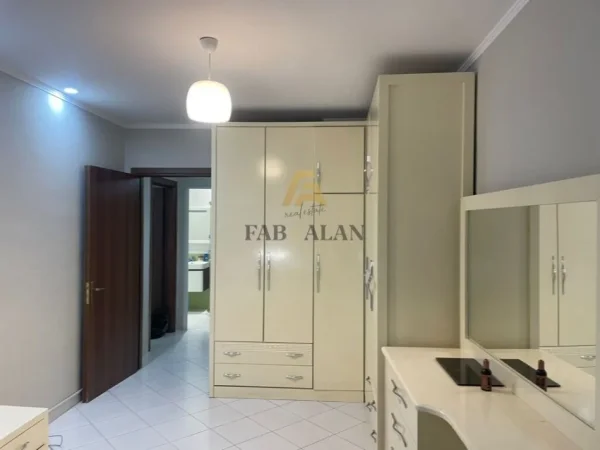 Tirane, jepet me qera apartament 1+1 Kati 3, 400 € (Astir, Vila L)