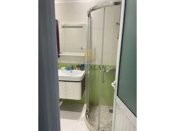 Tirane, jepet me qera apartament 1+1 Kati 3, 400 € (Astir, Vila L)