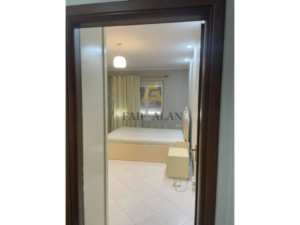 Tirane, jepet me qera apartament 1+1 Kati 3, 400 € (Astir, Vila L)