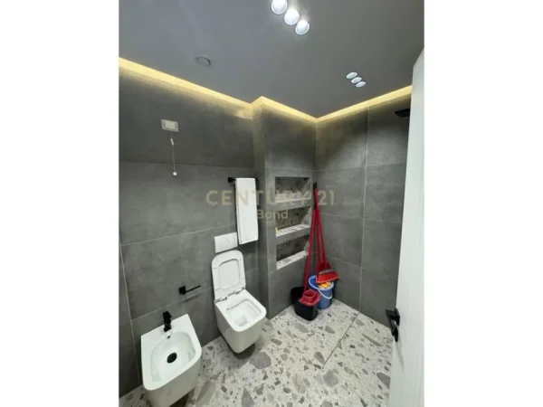 Tirane, shitet apartament 2+1 Kati 11, 126 m² 580.000 € (Liqeni Artificial)