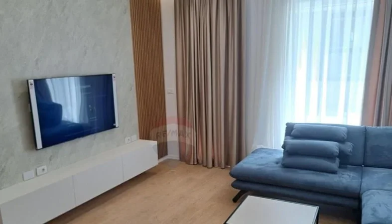 Tirane, jap me qera 2+1+Aneks Kati 1, 160 m² 1.000 € 