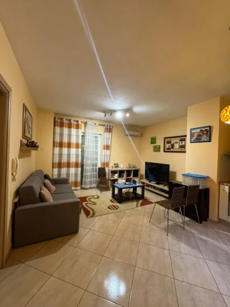 Tirane, jepet me qera apartament 1+1 Kati 6, 68 m² 600 € (ATSH)