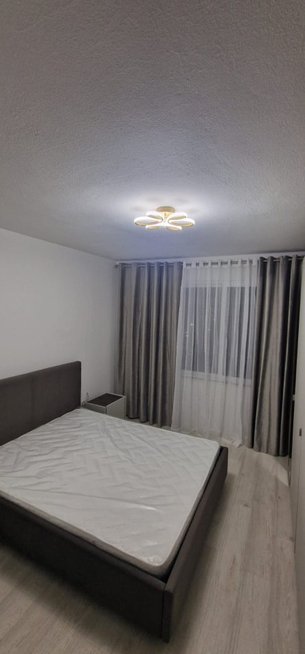 Tirane, jepet me qera apartament 1+1+Ballkon Kati 3, 63 m² 650 € (Komuna e parisit)