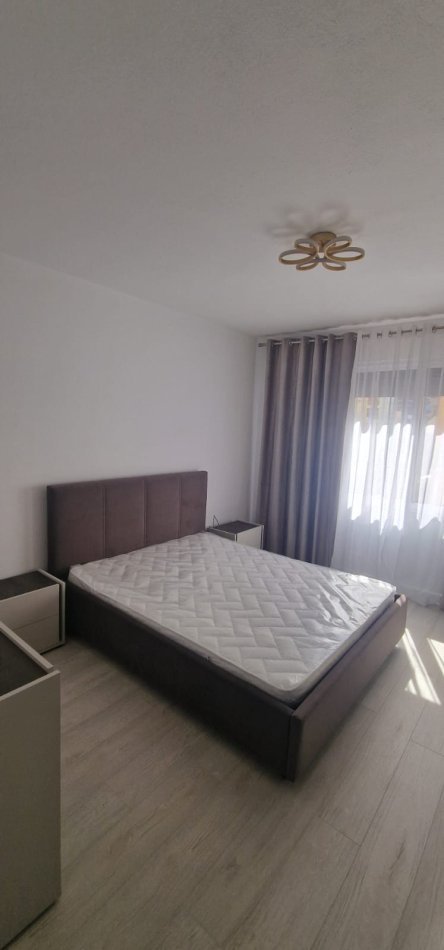 Tirane, jepet me qera apartament 1+1+Ballkon Kati 3, 63 m² 650 € (Komuna e parisit)