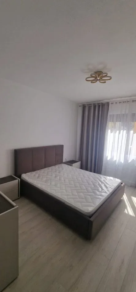 Tirane, jepet me qera apartament 1+1+Ballkon Kati 3, 63 m² 650 € (Komuna e parisit)