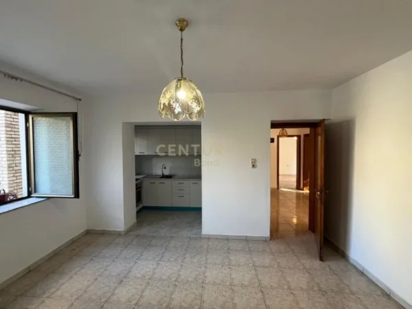 Tirane, jepet me qera apartament 3+1+Aneks Kati 2, 80 m² 600 € 
