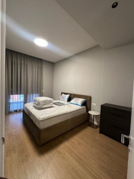 Tirane, jepet me qera apartament 2+1+Aneks+Ballkon Kati 4, 125 m² 1.200 € (Kompleksi Delijorgji)