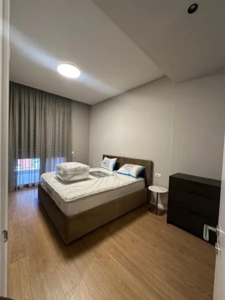 Tirane, jepet me qera apartament 2+1+Aneks+Ballkon Kati 4, 125 m² 1.200 € (Kompleksi Delijorgji)