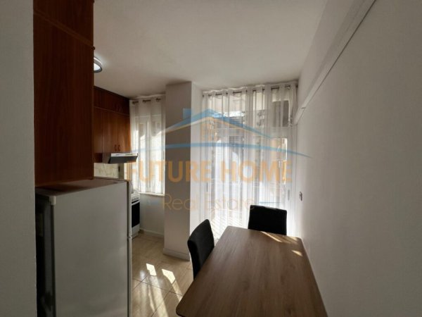 Tirane, jap me qera apartament 1+1 Kati 3, 60 m² 680 € (Komuna E Parisit)