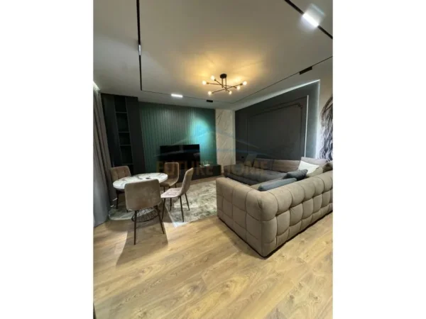 Tirane, shitet apartament 1+1 Kati 1, 80 m² 165.000 € (Farke)
