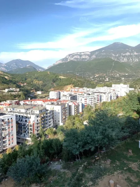 Tirane, shitet apartament 3+1+Ballkon Kati 4, 120 m² 145.000 € (Muhamet Deliu , Fresku)