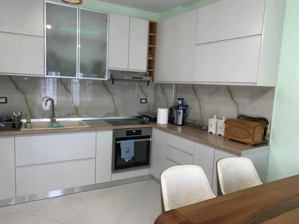 Tirane, shitet apartament 3+1+Ballkon Kati 4, 120 m² 145.000 € (Muhamet Deliu , Fresku)