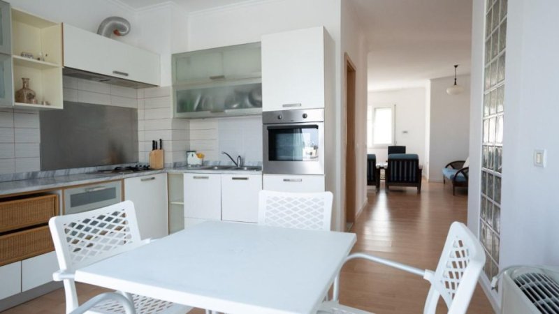 Durres, shitet apartament 2+1+Aneks+Ballkon Kati 7, 116 m² 155.000 € (Rruga Pavaresia)