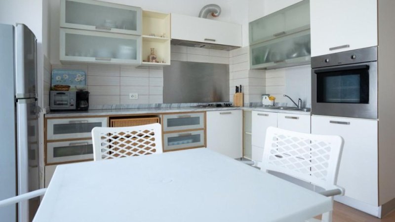 Durres, shitet apartament 2+1+Aneks+Ballkon Kati 7, 116 m² 155.000 € (Rruga Pavaresia)
