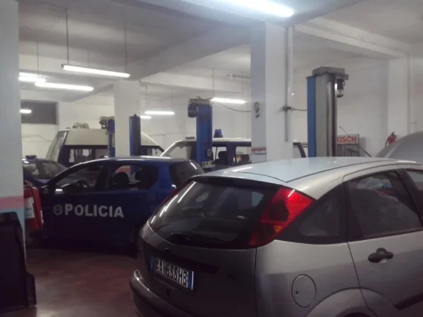 Tirane, Shitje pajisjesh servisi