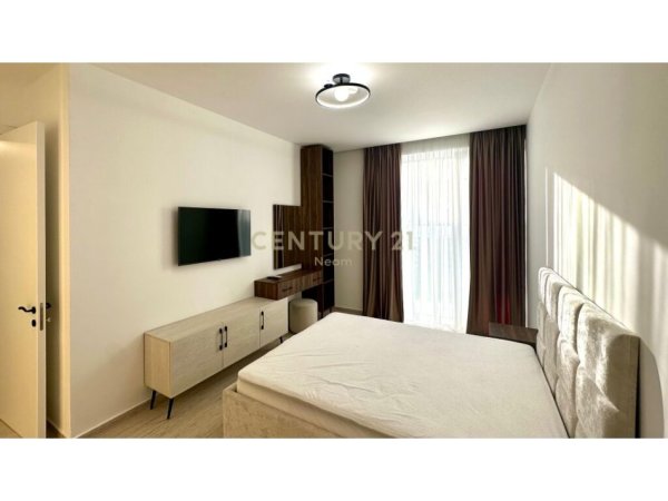 Tirane, jepet me qera apartament+verande | Penthouse 2+1+Aneks+Ballkon Kati 0, 160 m² 1.650 € (Forest Residence, Neom102988)