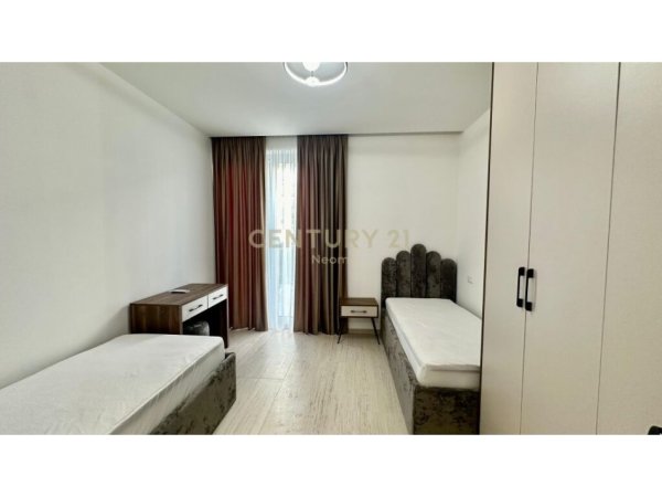 Tirane, jepet me qera apartament+verande | Penthouse 2+1+Aneks+Ballkon Kati 0, 160 m² 1.650 € (Forest Residence, Neom102988)