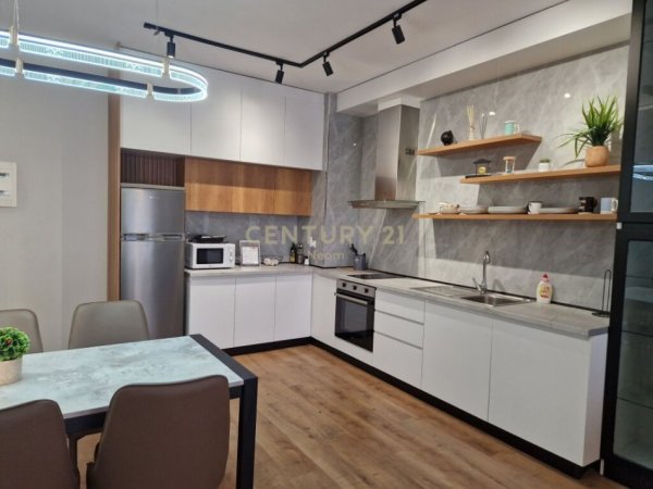 Tirane, shes apartament 1+1 Kati 1, 70 m² 177.500 € (Shkolla e Kuqe, Neom103576)