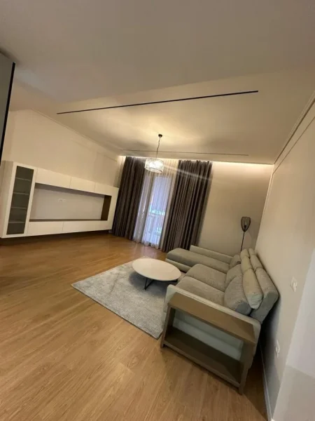 Tirane, jepet me qera apartament 2+1+Ballkon Kati 3, 125 m² 1.200 € (Kompleksi Delijorgji)