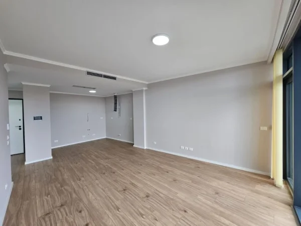 Tirane, jepet me qera zyre Kati 9, 68 m² 750 € (Lake View)
