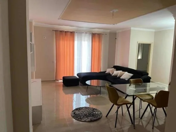 Durres, jepet me qera apartament 2+1+Aneks+Ballkon Kati 11, 100 m² 350 € (Rruga Hysen Kertusha)