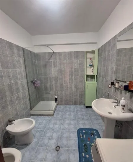 Tirane, shitet apartament 2+1+Ballkon Kati 5, 120 m² 175.000 € (Don Bosko)