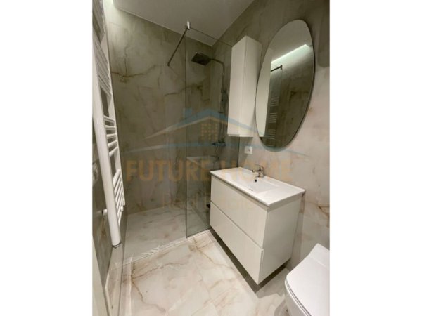 Tirane, jepet me qera 2+1 Kati 5, 96 m² 750 € 