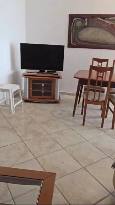 Durres, jepet me qera apartament Kati 5, 100 m² 650 € (Shkembi i Kavajes)