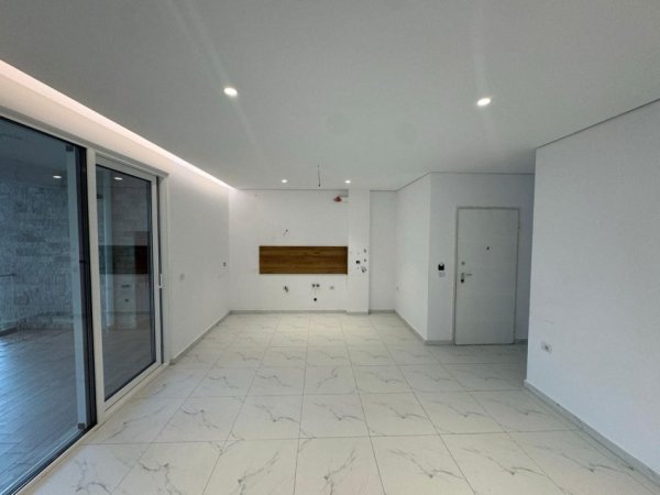 Durres, shitet apartament 2+1+Aneks+Ballkon Kati 2, 106 m² 263.000 € (Gjiri i Lalzit)