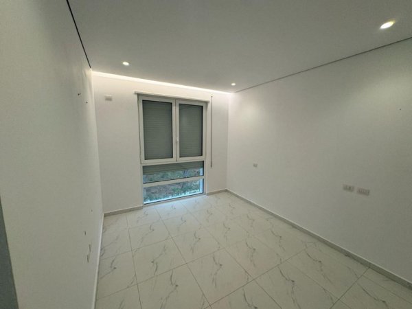 Durres, shitet apartament 2+1+Aneks+Ballkon Kati 2, 106 m² 263.000 € (Gjiri i Lalzit)