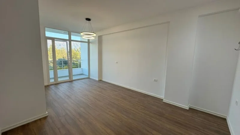 Tirane, shitet apartament 1+1+Ballkon Kati 3, 64 m² 119.000 € (Kopshti Botanik)