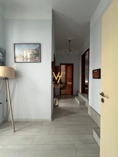 Tirane, jepet me qera apartament 2+1+Ballkon Kati 2, 120 m² 600 € (MYSLYM SHYRI)