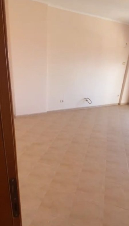 Durres, shitet apartament 2+1+Aneks+Ballkon Kati 4, 114 m² 114.000 € (Rruga Pavaresia)