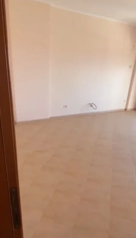 Durres, shitet apartament 2+1+Aneks+Ballkon Kati 4, 114 m² 114.000 € (Rruga Pavaresia)