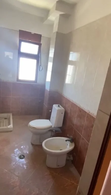 Durres, shitet apartament 2+1+Aneks+Ballkon Kati 4, 114 m² 114.000 € (Rruga Pavaresia)