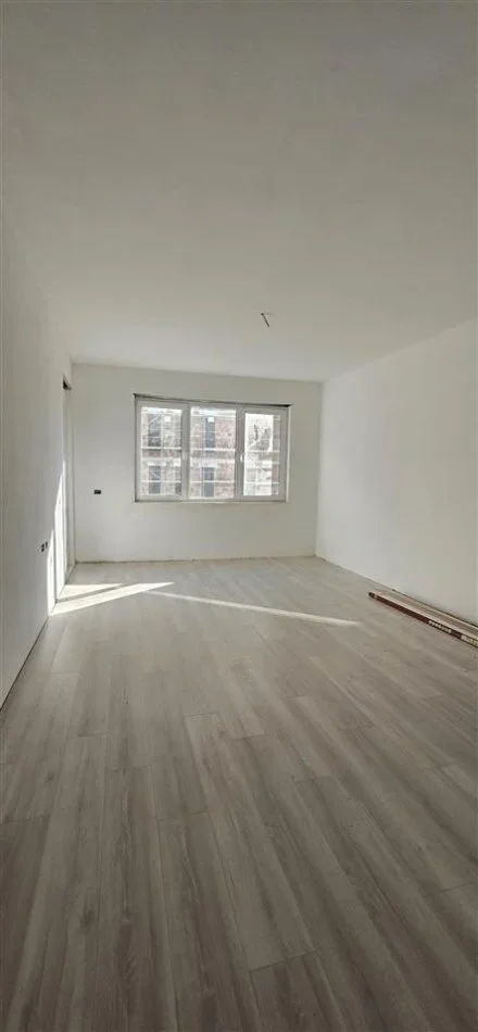 Tirane, shitet apartament 2+1+Ballkon Kati 5, 104 m² 103.650 € (Univers City)