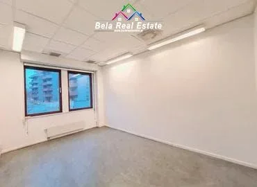 Tirane, jepet me qera dyqan Kati 0, 12 m² 500 € (stacioni i trenit)