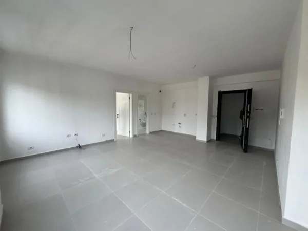 Durres, shitet apartament 1+1+Aneks+Ballkon Kati 3, 74 m² 111.000 € (GOLEM DURRES)