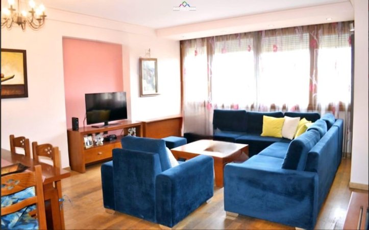 Tirane, jepet me qera apartament 3+1 Kati 5, 183 m² 1.300 € (Rruga e Elbasanit)