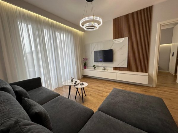 Tirane, shitet apartament 1+1+Ballkon Kati 2, 71 m² 177.500 € (Pazari i Ri)
