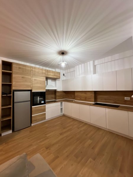 Tirane, jepet me qera apartament 2+1+Ballkon Kati 2, 124 m² 700 € (Xhanfize keko)