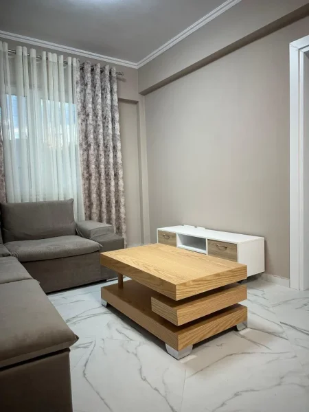 APARTAMENTE ME QERA - ZONA E SENATORIUMIT